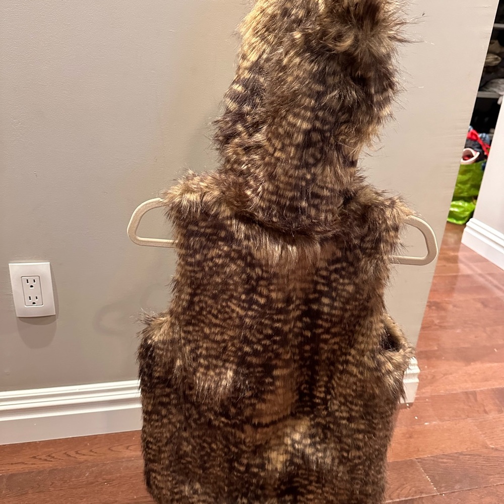 Massimo for Target Crop Faux Fur Vest with hood
